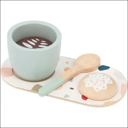 Juego de té de madera con cafetera italiana de juguete y accesorios en bandeja decorativa