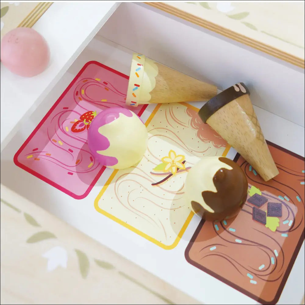 Conjunto de coloridas alfombrillas con alimentos para el Carrito de helados Clásico Le Toy Van